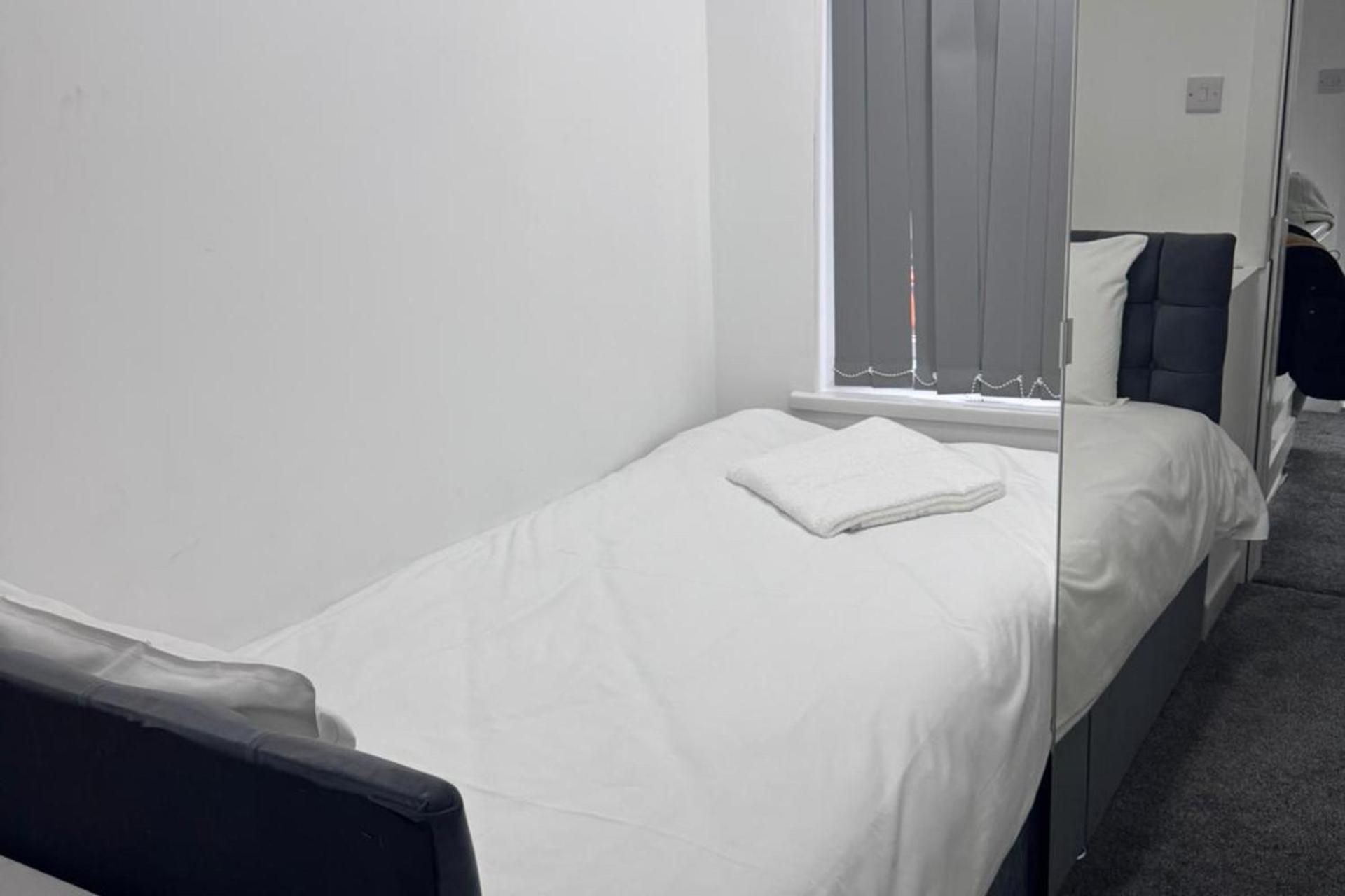 Spacious 4 Bed - Sleeps 7 Garden & Parking Birmingham